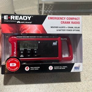 New in box e ready emergency crank radio